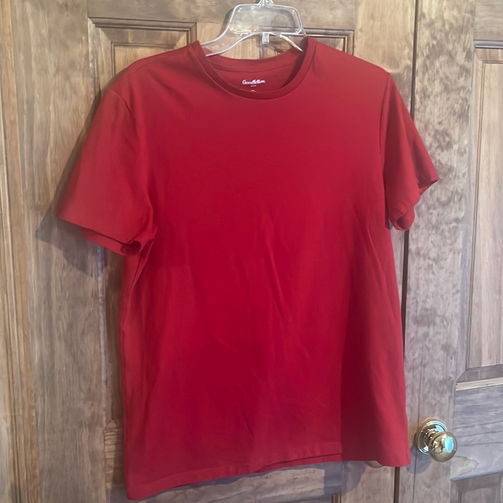 Goldenfellow tshirt
